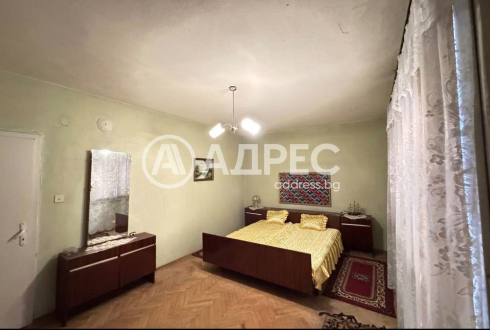 Многостаен апартамент, обзаведен, гр.Попово