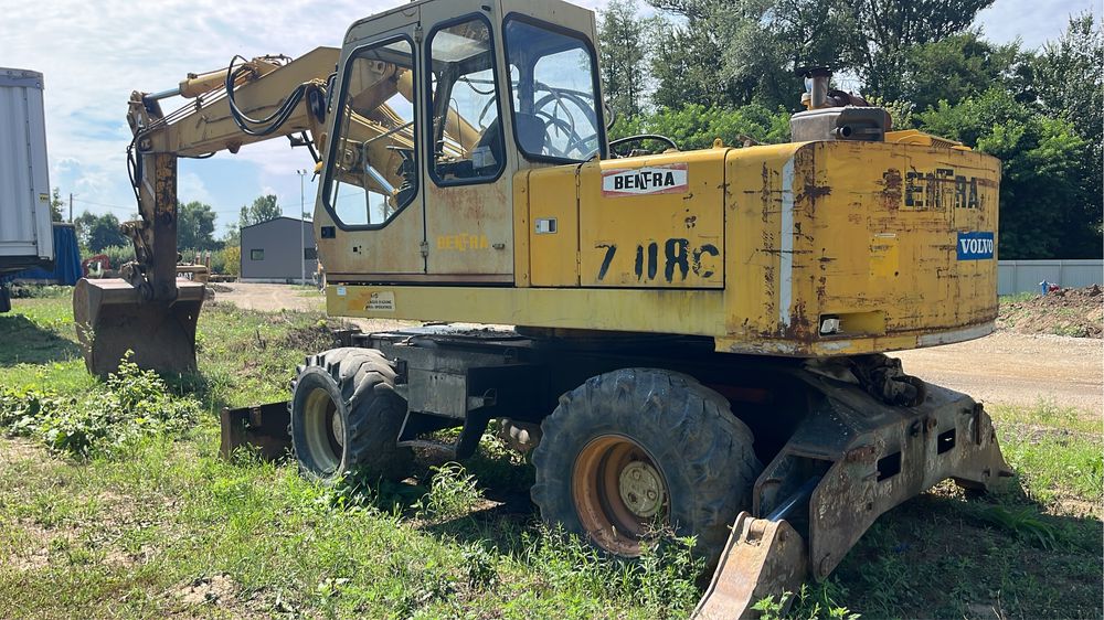 Excavator pe rotii benfra