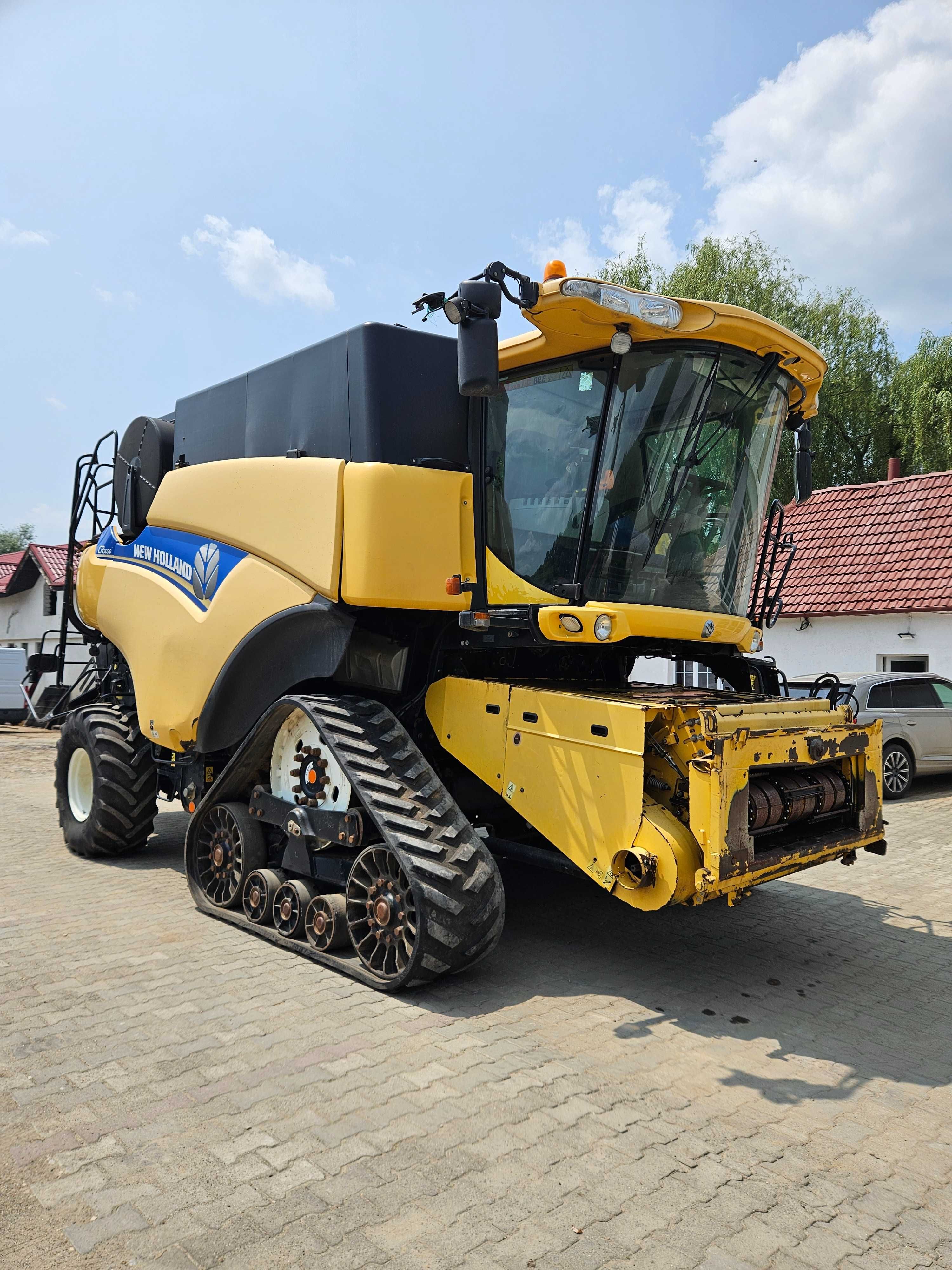Combina New Holland CR9090+Echipament paioase Geringhoff Triflex 40