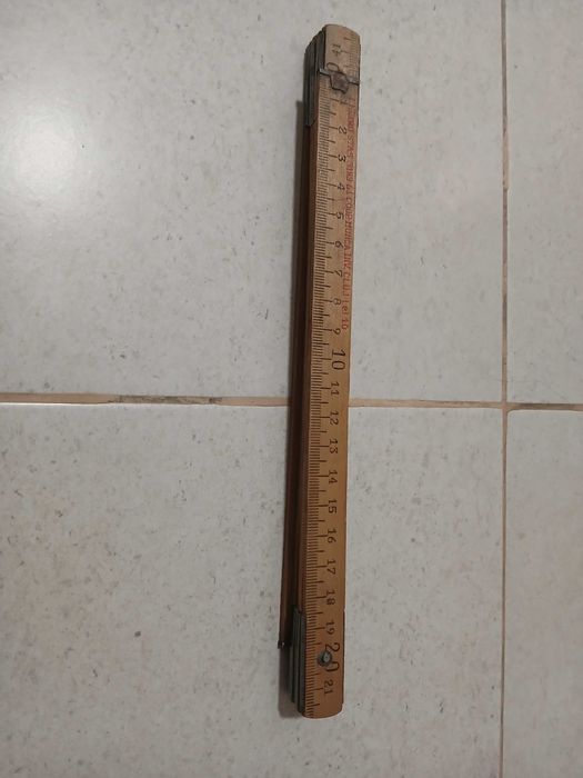 Metru pliabil vechi din lemn