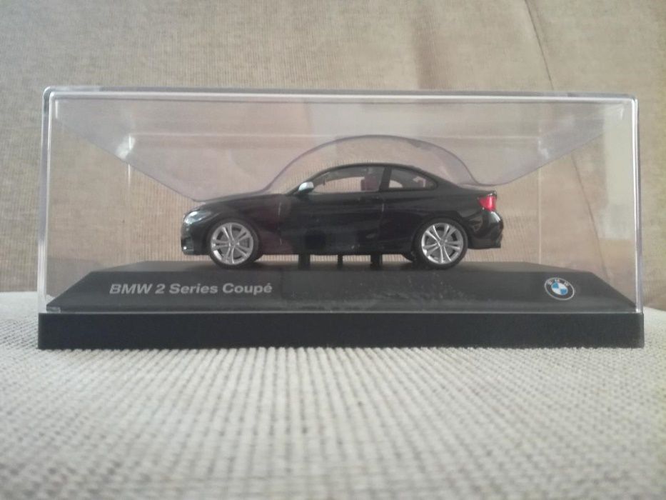 Vand macheta originala BMW 2 coupe F22 scara 1 43 Minichamps