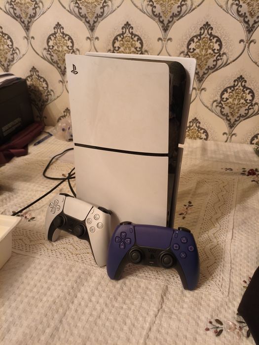 Плейстейшн 5 слим купилли месяц назад игали два три раза