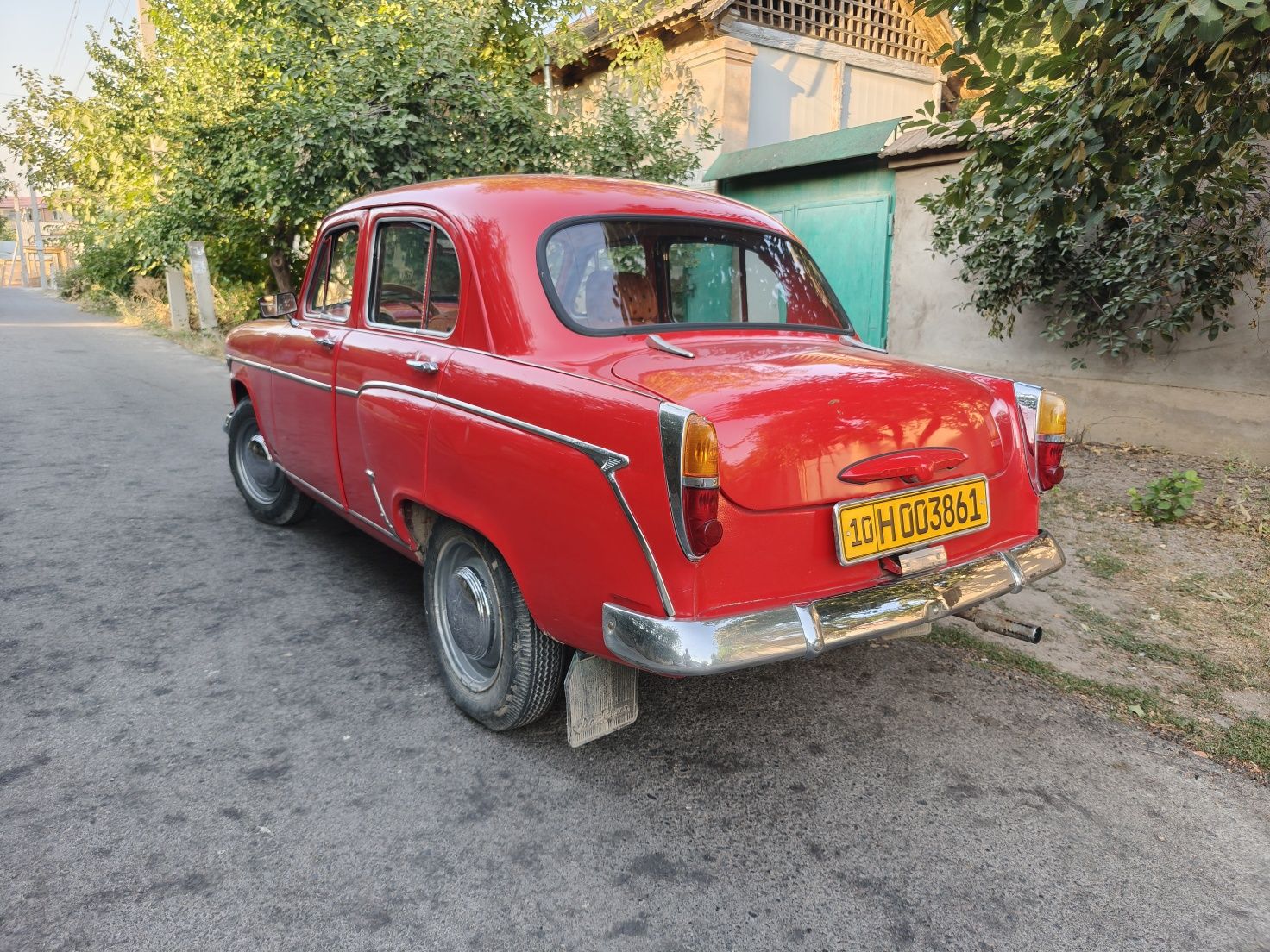 Москвич 403 красный