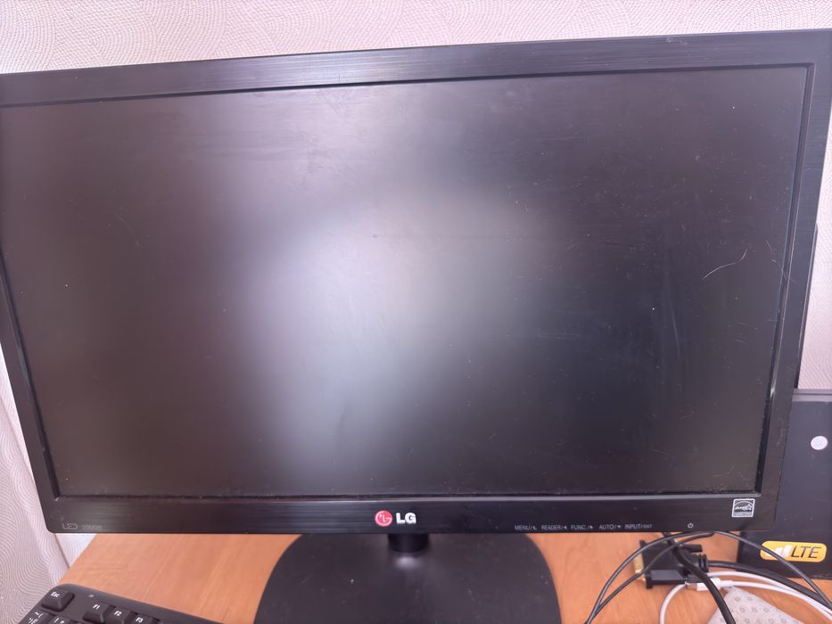 Full HD монитор LG