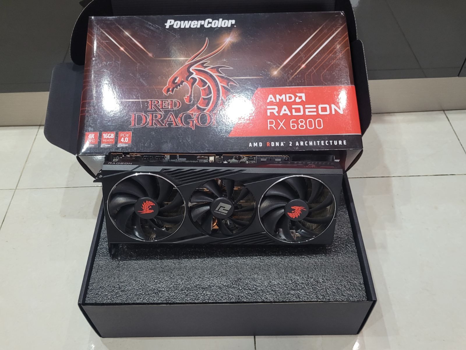 Red Dragon Amd Radeon RX6800 16Gb
DDR 6 4K PSIe4 
Ведеокартата е не