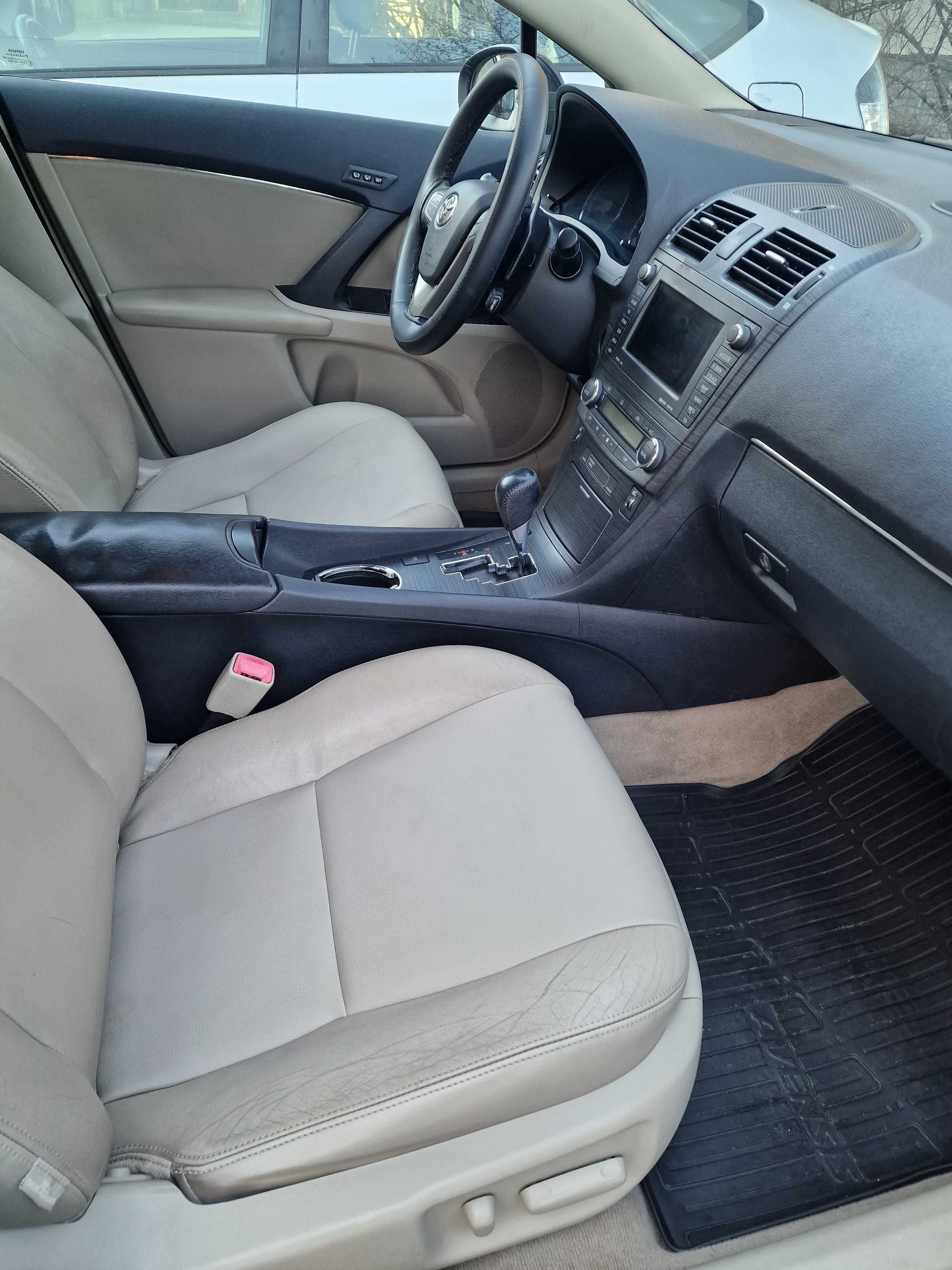 TOYOTA AVENSIS 2.0  Benzina Automatic