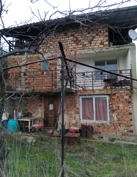 Продава къщапв с.Бураново обл.Кюстендил