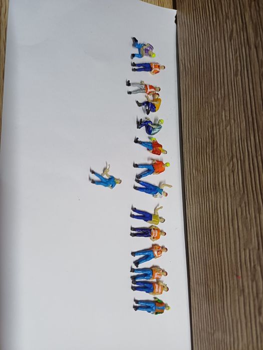 Figurine machete 1.87 HO