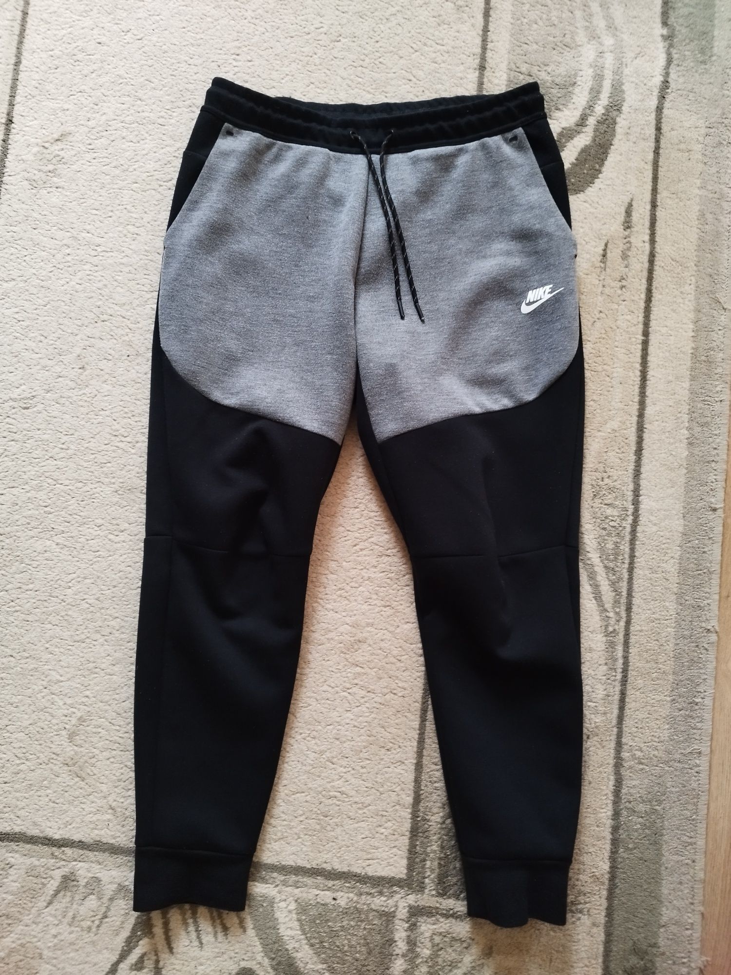Мъжко долнище ,,NIKE" размер М