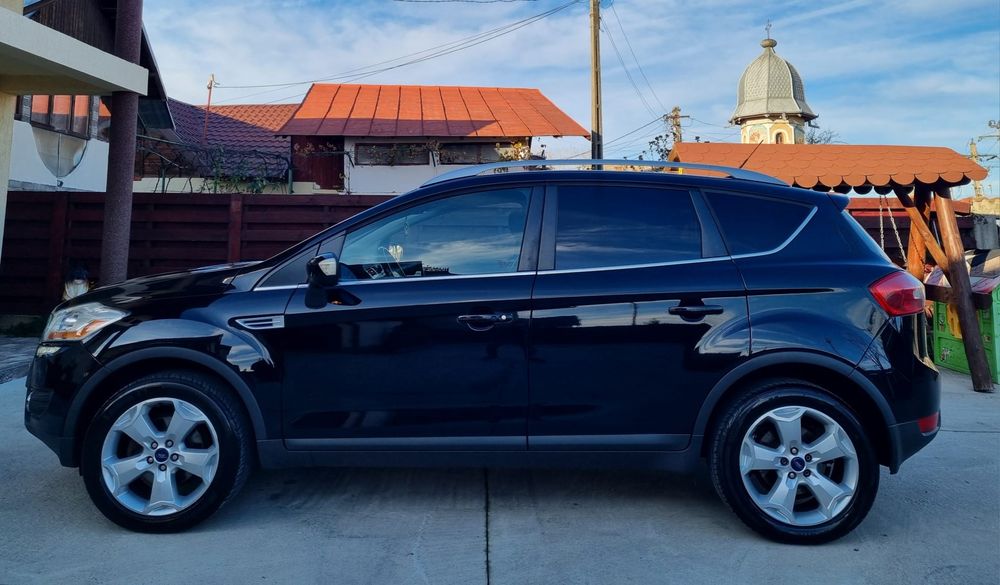 Ford Kuga//TITANIUM//FULL//4 x 4//2012//Panoramic//Xenon