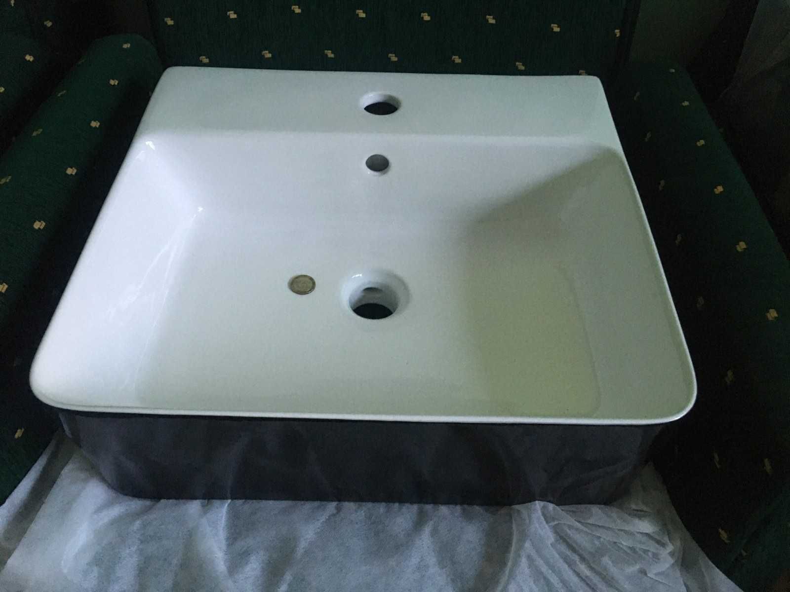Черно-бяла мивка за баня