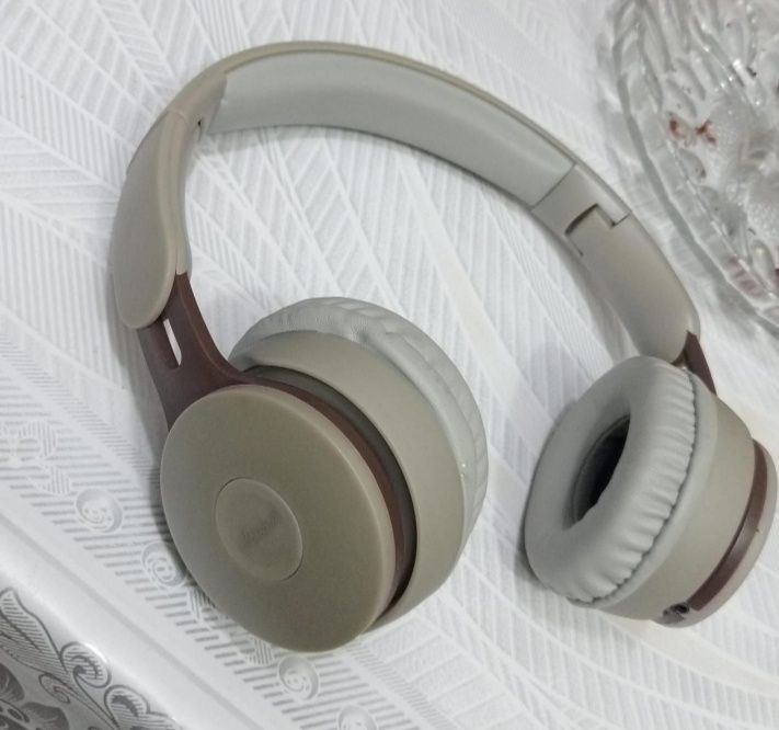 Продам наушники почти новые