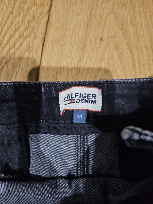 Fusta Tommy Hilfiger mărimea M ,noua