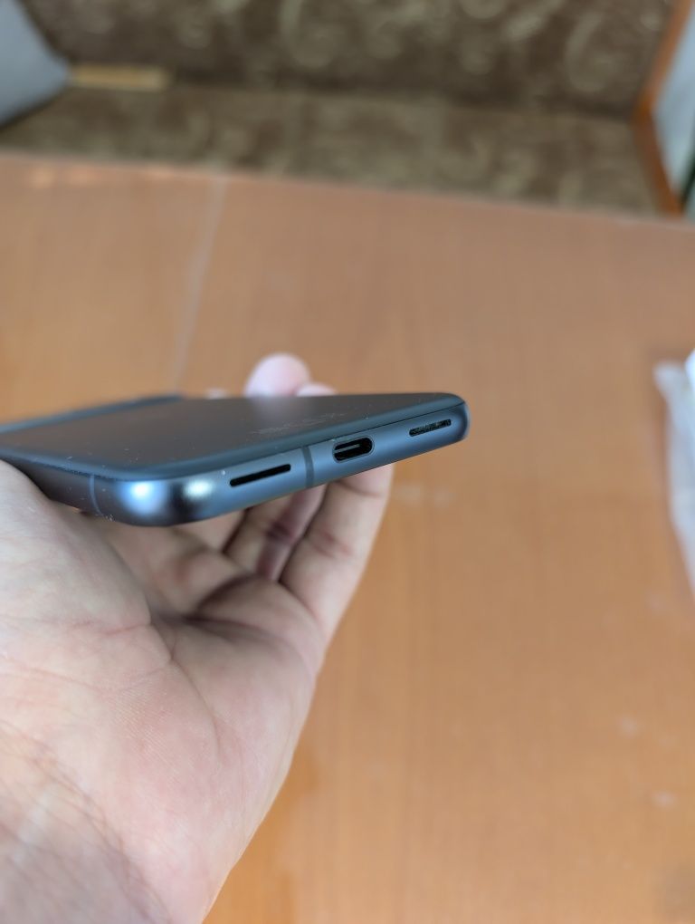 Google Pixel 8a. В гаранция.