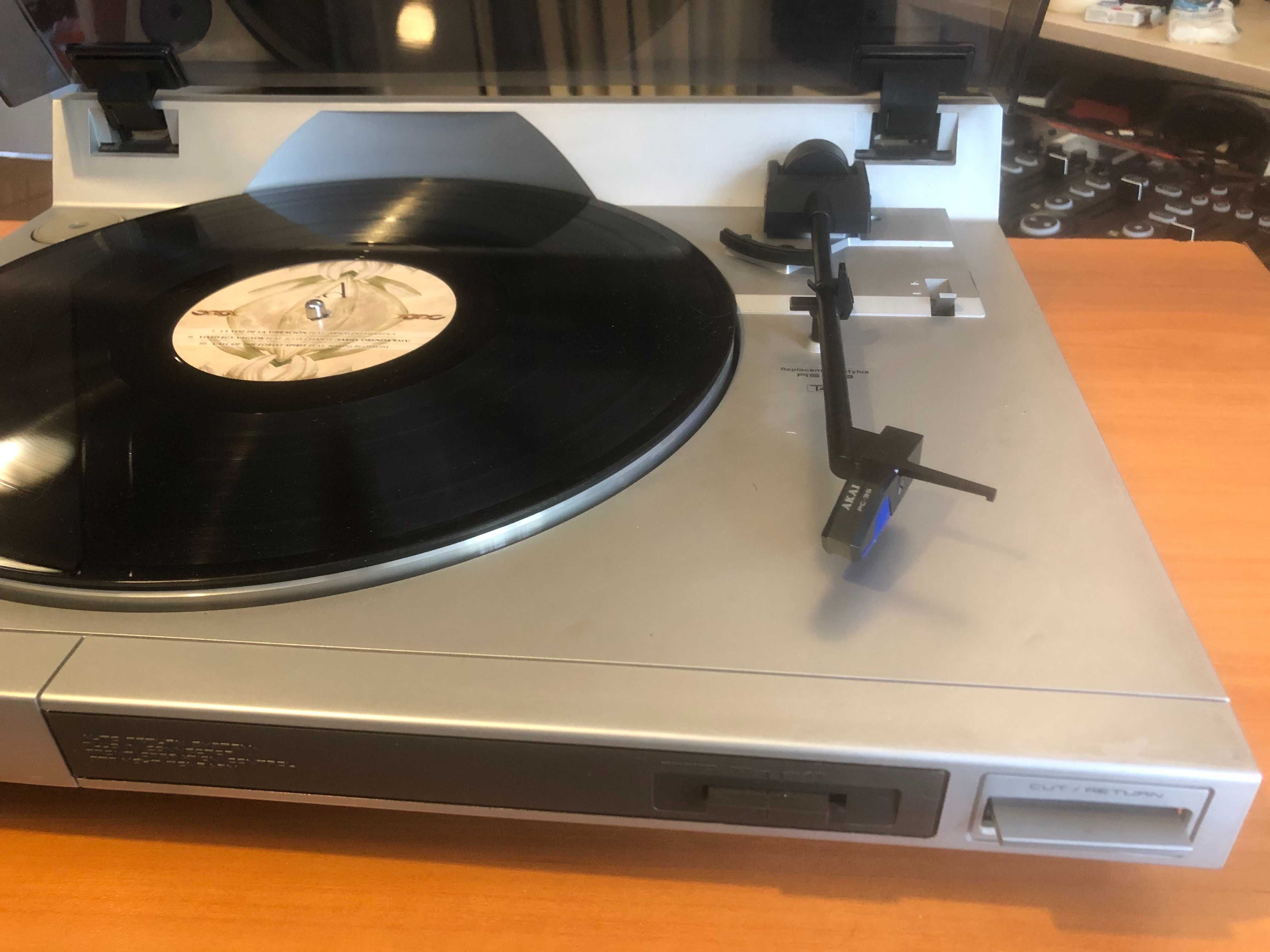 Грамофон AKAI AP-X1 с нова игла (напълно сервизиран)