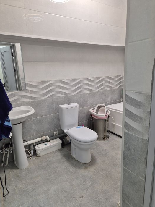 Сдаётся полуподвальное помещение в ЖК Ассалом сохил