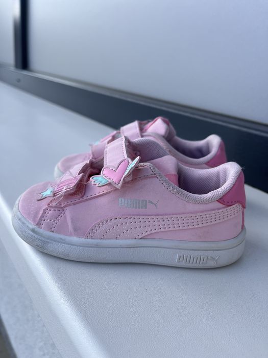Vând adidași Puma pentru fetite marimea 23
