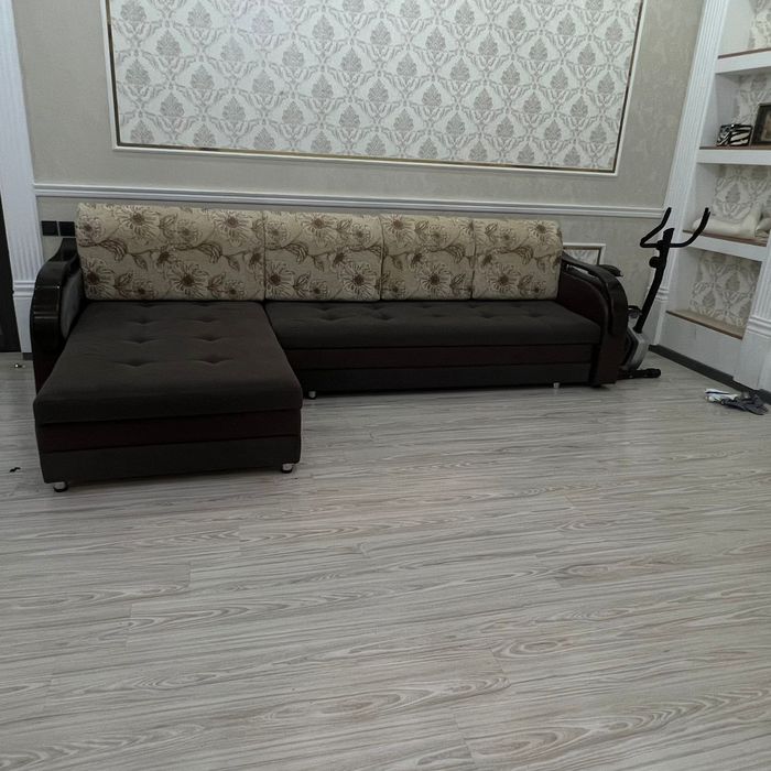 Продается диван в отличном состоянии