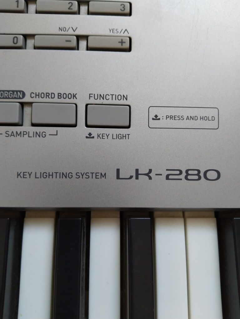 Синтезатор LK 280 б/у