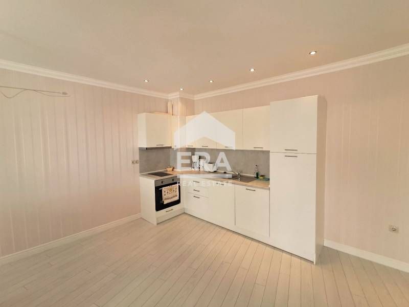 Продава се Двустаен апартамент в Варна, Чайка - 82 кв.м за 2440 €/кв.м - Снимка #4