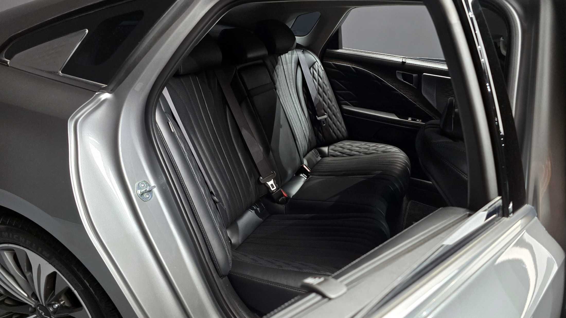 Kia K8 Signature