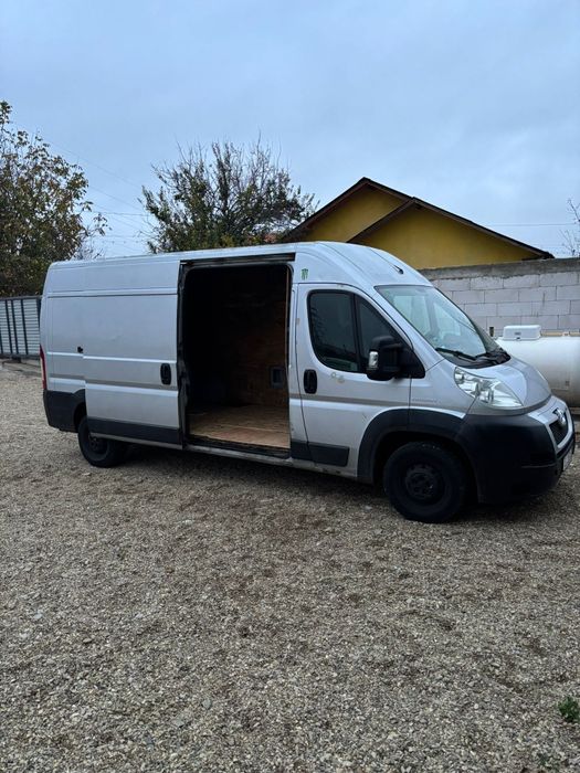 Vând urgent Peugeot boxer 3.0 diesel  plus  15 perechi cauciucuri