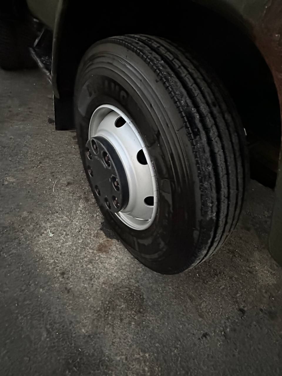 Zil. Ural mator. Balonlari 90 foiz yangi