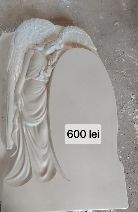 Monumente funerare /crucii