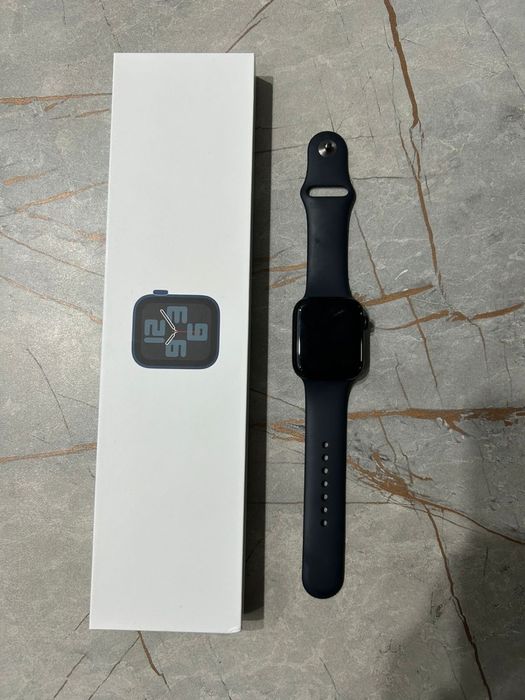 Продам apple watch se 2 44mm