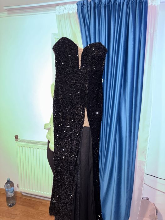 Rochie neagra cu trena(paiete)