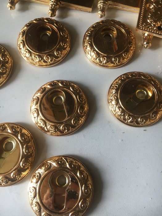 Продам  петли  и ручки  из латуни