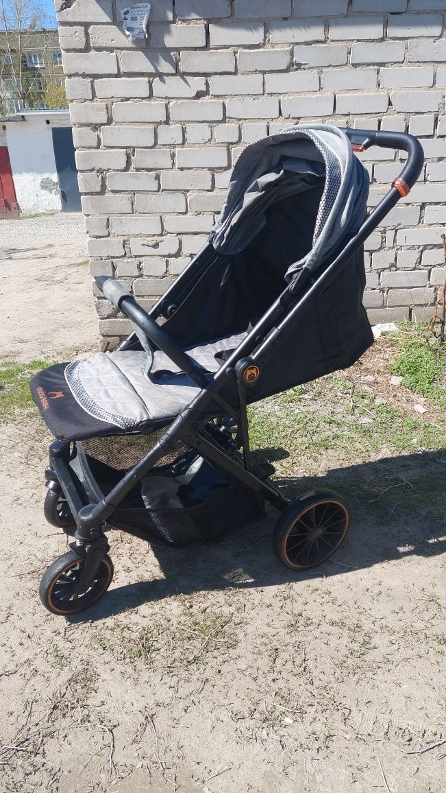 Продам коляску ining baby