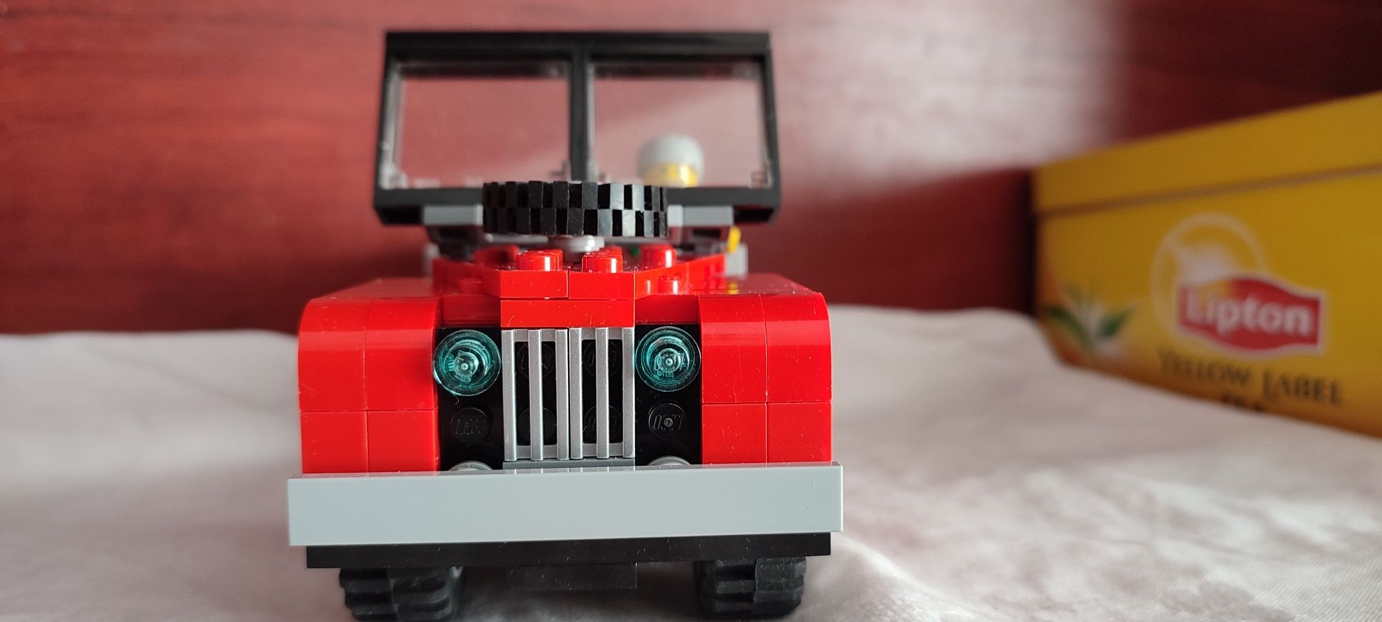 Lego custom/unicat - masina Land Rover classic