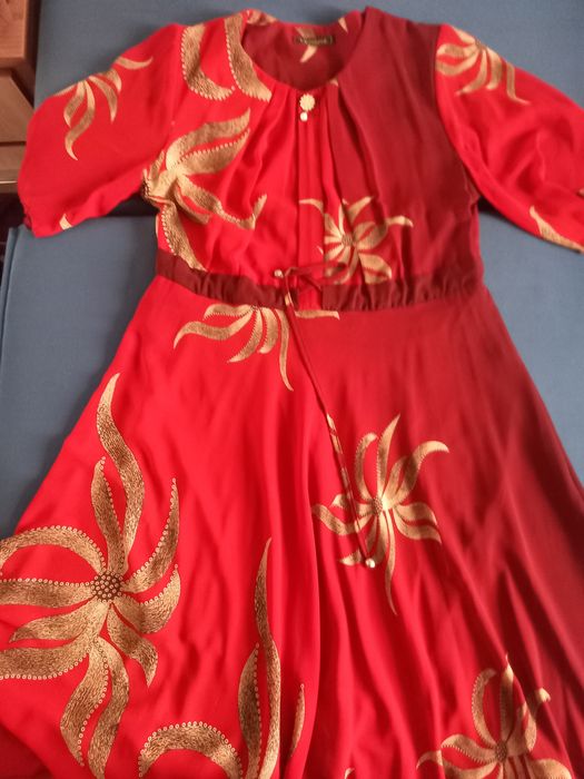 Продам красное летнее платье