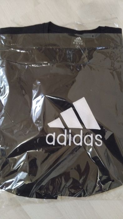 Nou! Tricouri Nike și Adidas.