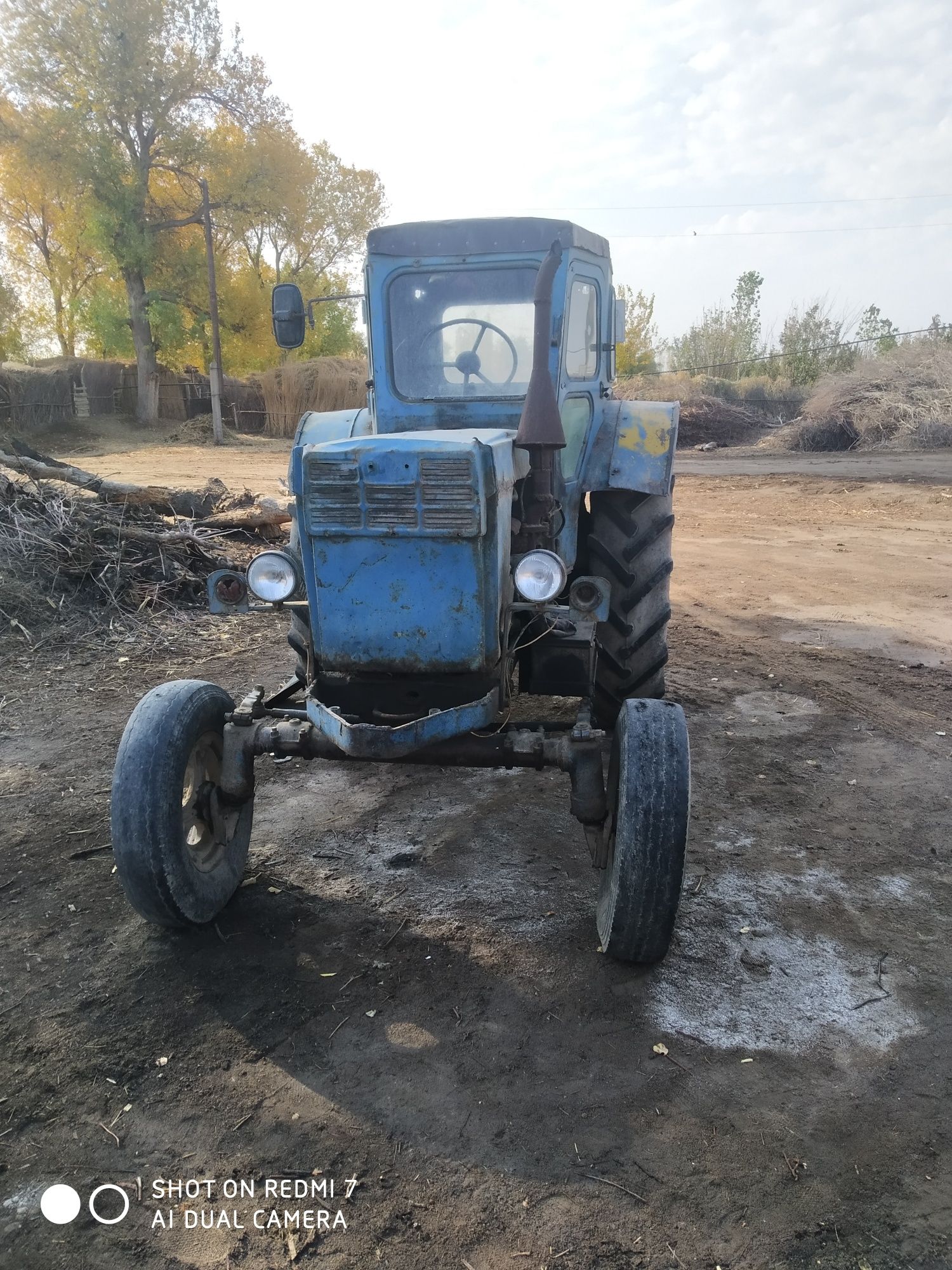 T40 traktor prisep satiladi