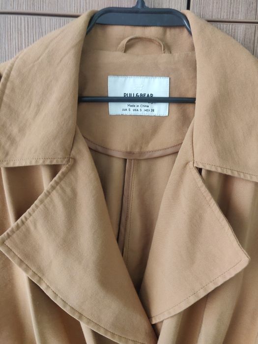 Тренч на pull & bear и жилетка