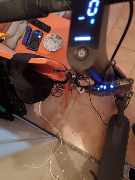 vand urgent mi scuter electric pro 2