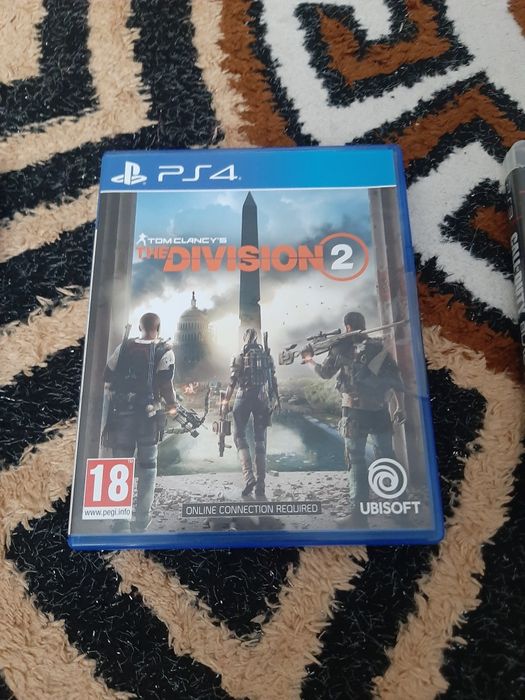 Vând jocuri,ps4 și ps3 și un controller PS4