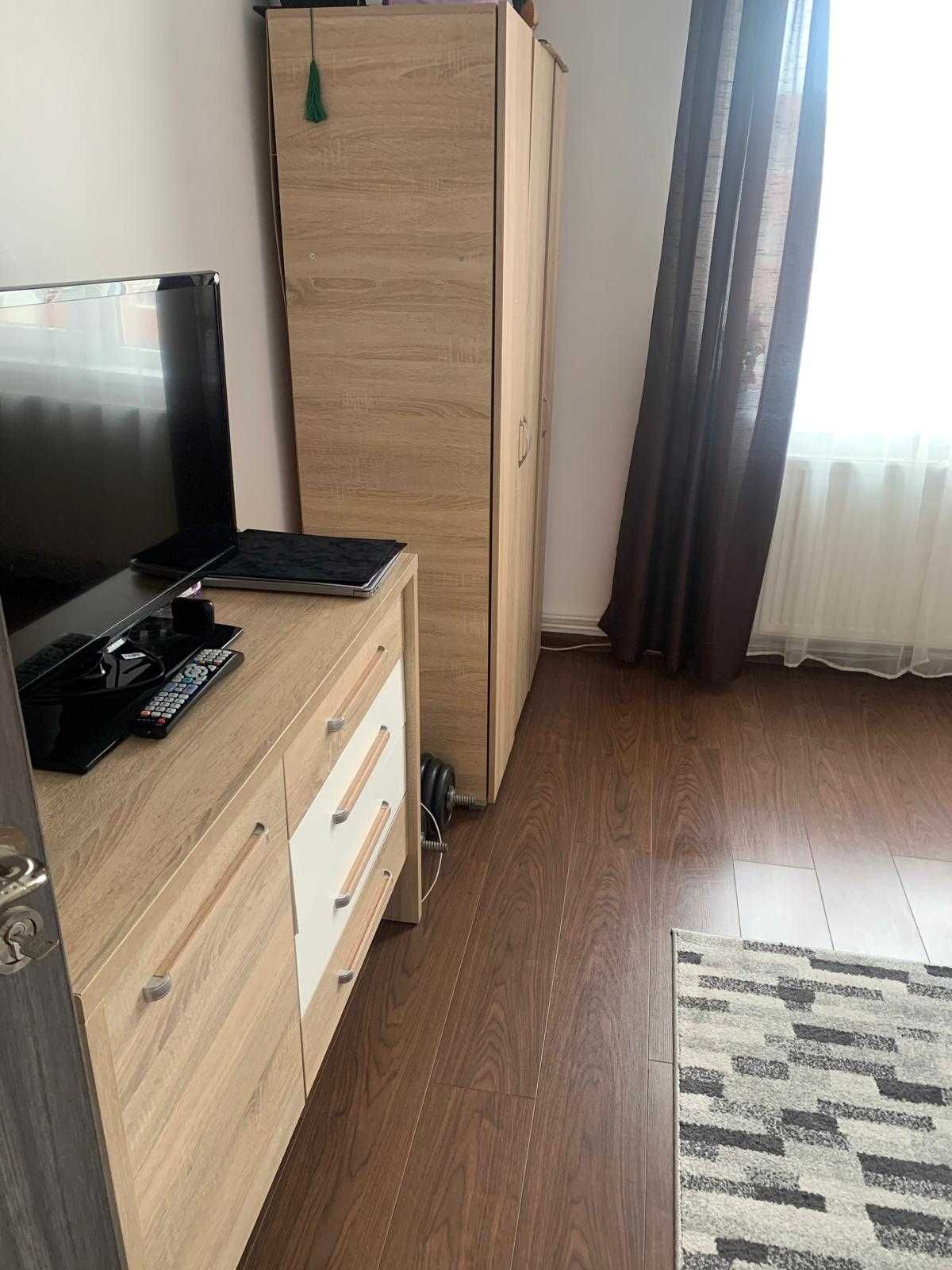 Apartamen de închiriat