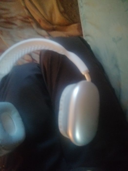 Продам AirPods Max