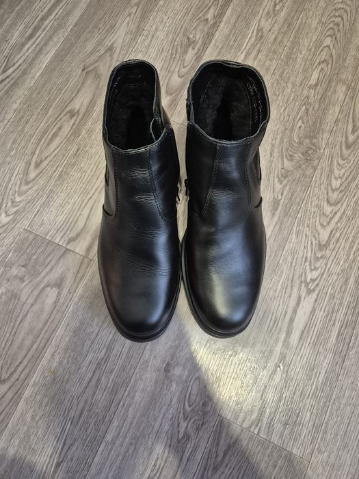 Продам сапоги кожанные