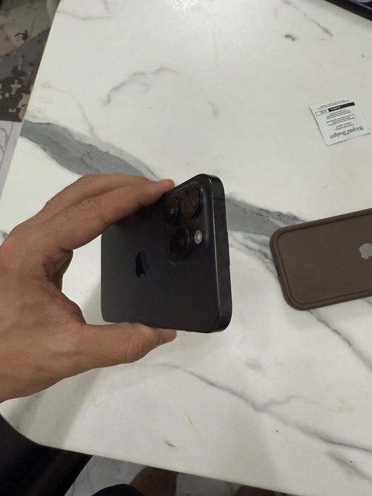 Айфон 15 про мах 256 ГБ емкость 89%