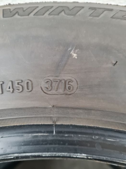 Зимни гуми 2 броя PIRELLI SottoZero3 215 60 R16 дот 3617
