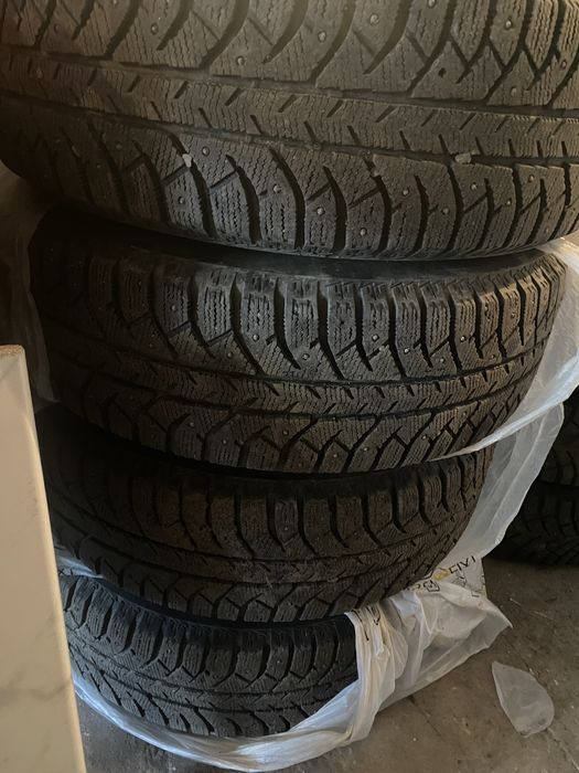 Продам шины с дисками в отличном состояний