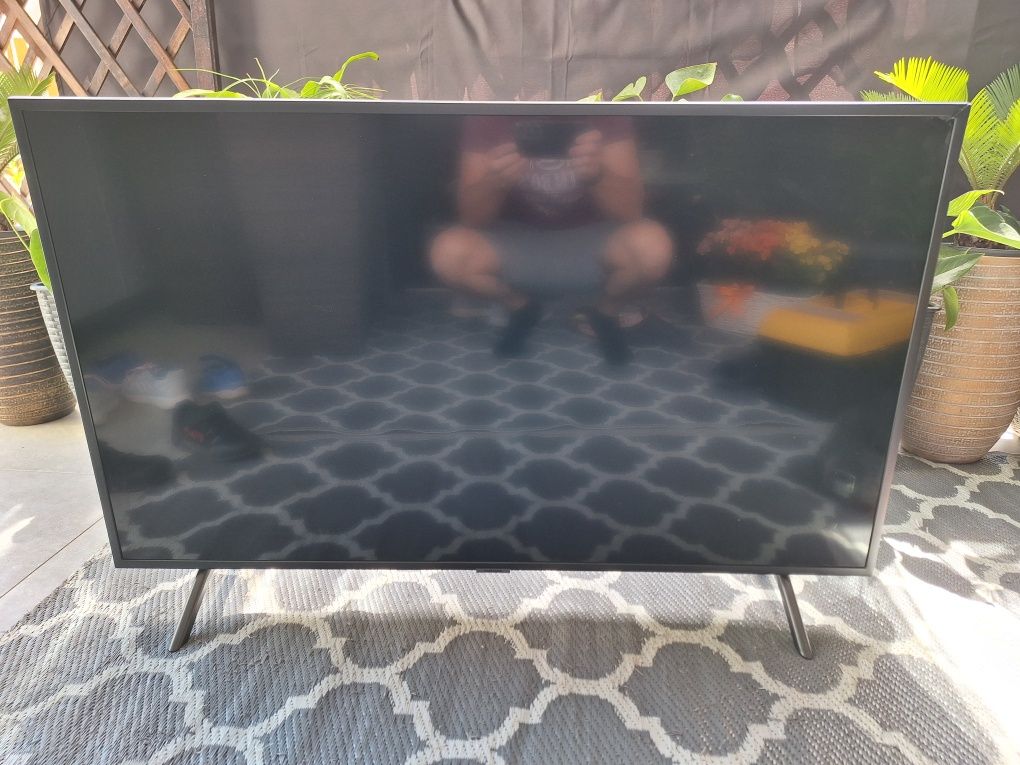 Vând televizor LCD Samsung 108 cm avariat