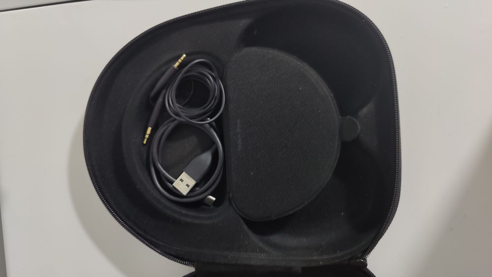 Bose Noise Cancelling Headphones 700