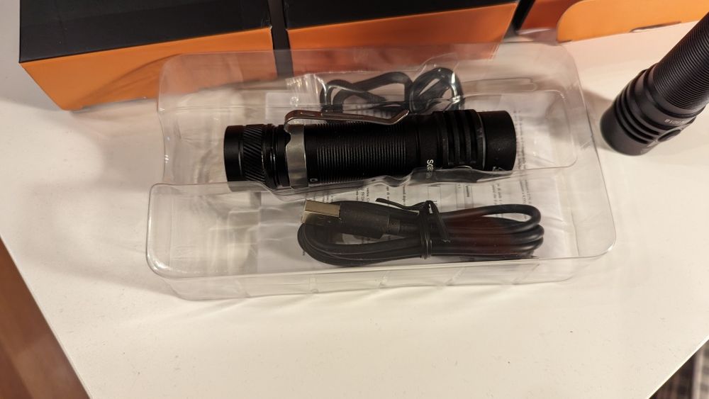 Lanterna Sofirn 1800 lm, acumulator 18650, 3000 mAh,