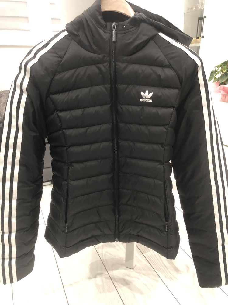 Продавам оригинално яке adidas