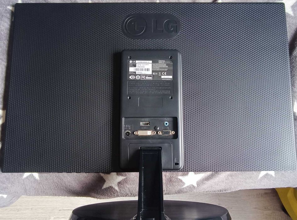 Componente calculator: MONITOARE / PLACI VIDEO / SDD-uri